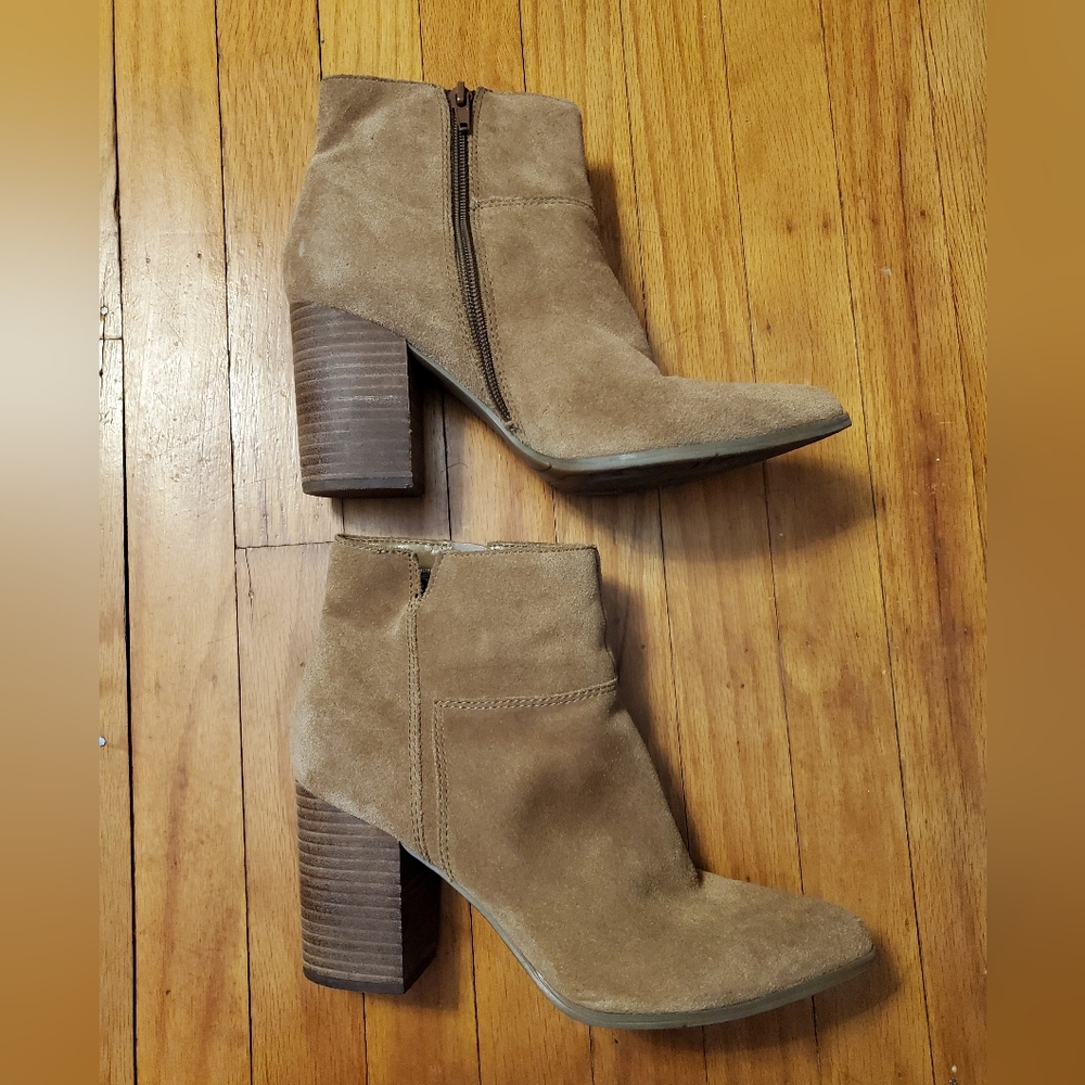 Nine West Tan Ankle Booties with Stacked Heel